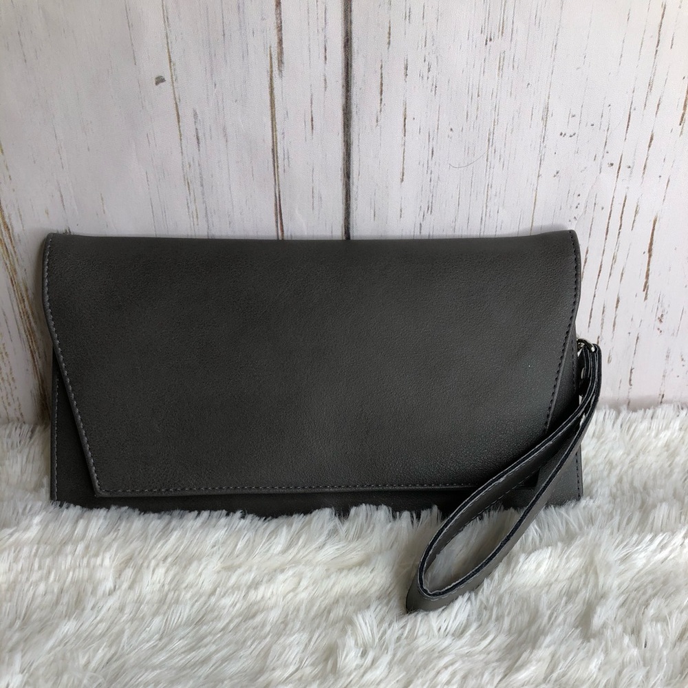Clutch purse by Loop